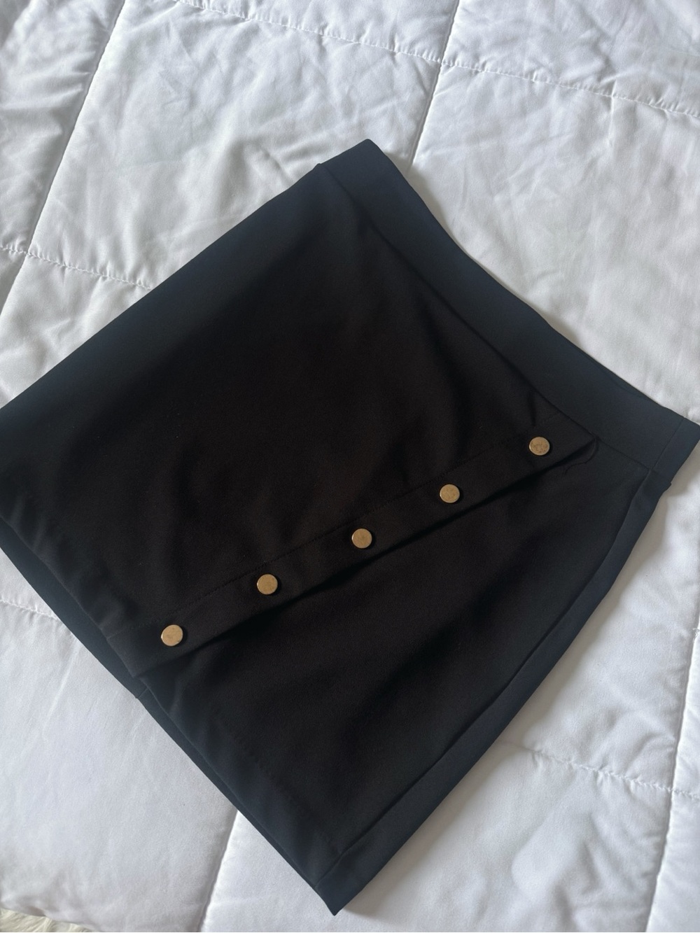 Dynamite Black Mini Skirt – Size Medium